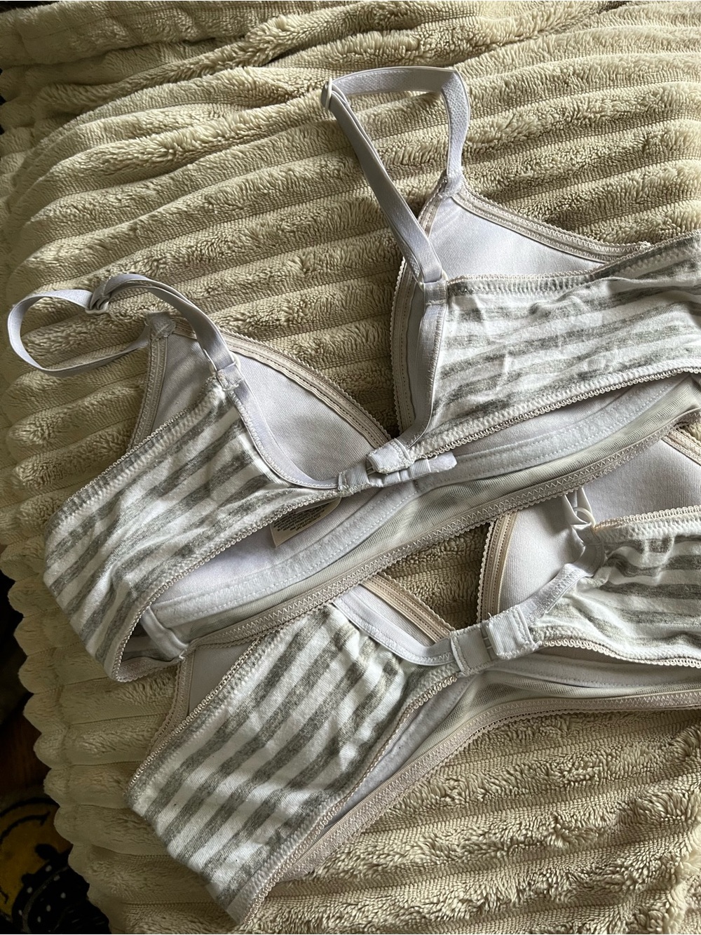 SO Soft Nude & Light Gray Striped and nude Wireless Bras - 36A - Picture 6 of 7